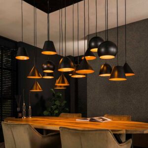 Wie tief sollten Lampen über Esstisch hängen?
