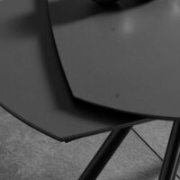 Tisch mit Erweiterung zum Herausdrehen