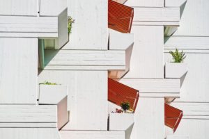 Balkon Sonnenschutz mit Gelenkarmmarkisen.
