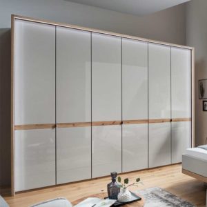Wie groß soll der Kleiderschrank sein? - 6-türiger Schrank