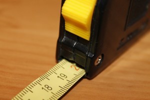 Werkzeug Grundausrüstung für den Heimwerker: das Maßband.