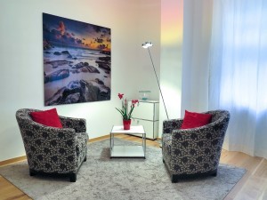 Fernsehloses Wohnzimmer für mehr Kommunikation.