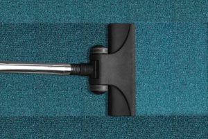 Teppichreinigung: Staubsaugen alleine reicht nicht immer