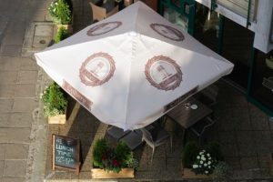 Sonnenschirm passend zur Sitzgruppe