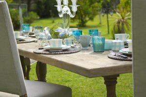 Tischkultur beim Fest im Garten: Tipps und Infos