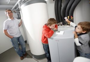 Wärme in der Wohnung mit Wärmepumpe erzeugen Wohnung oder Haus mit Wärmepumpe heizen