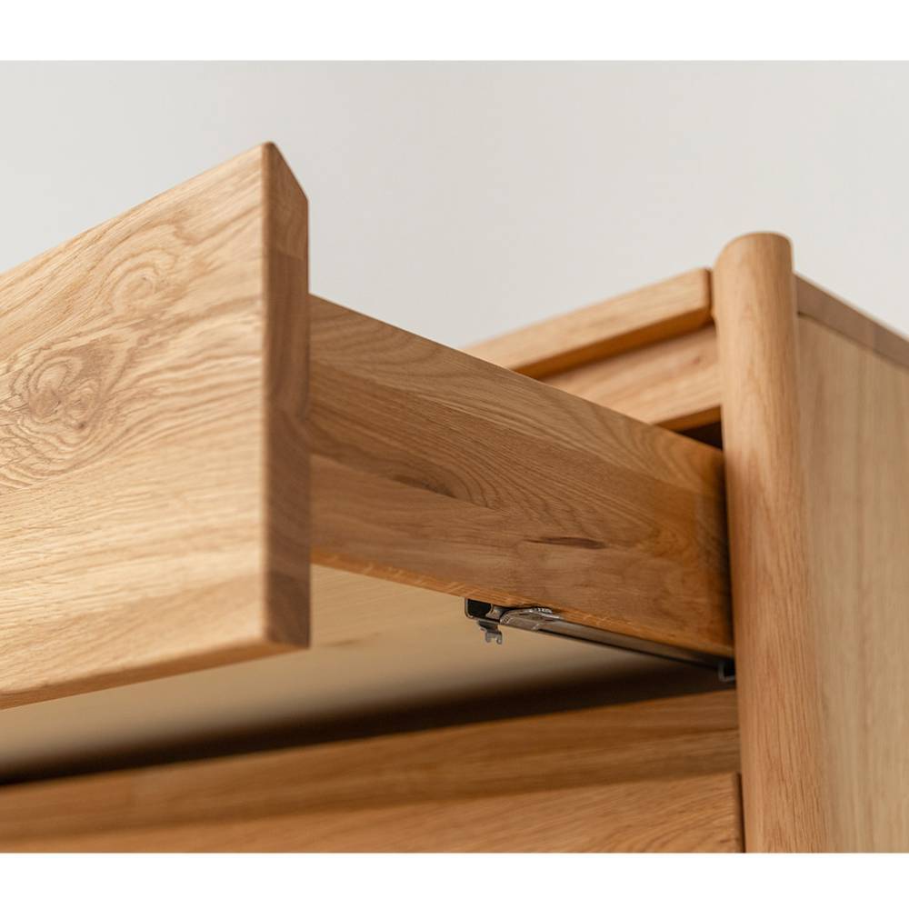 Breite Kommode mit vier Schubladen - Maaria
