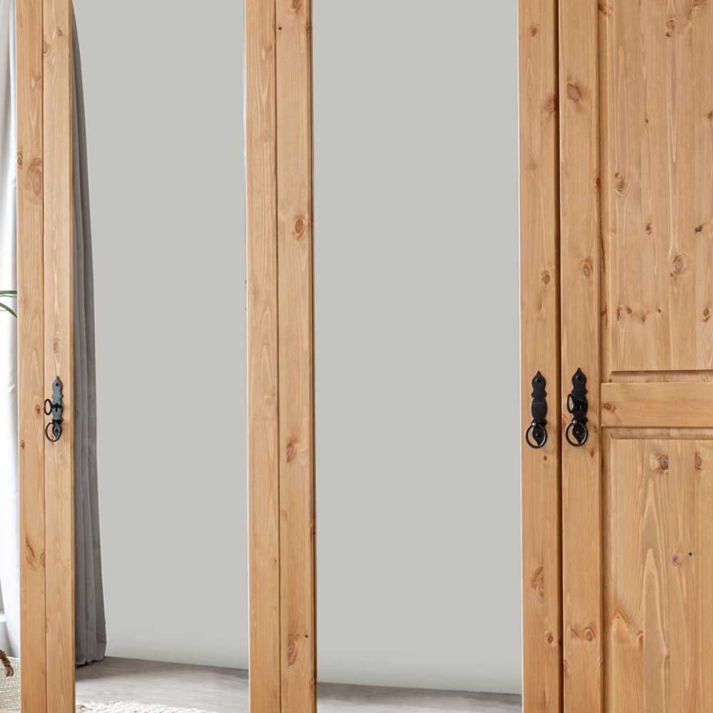 310x215x62 Massivholzschrank in Eichefarben - Voeca