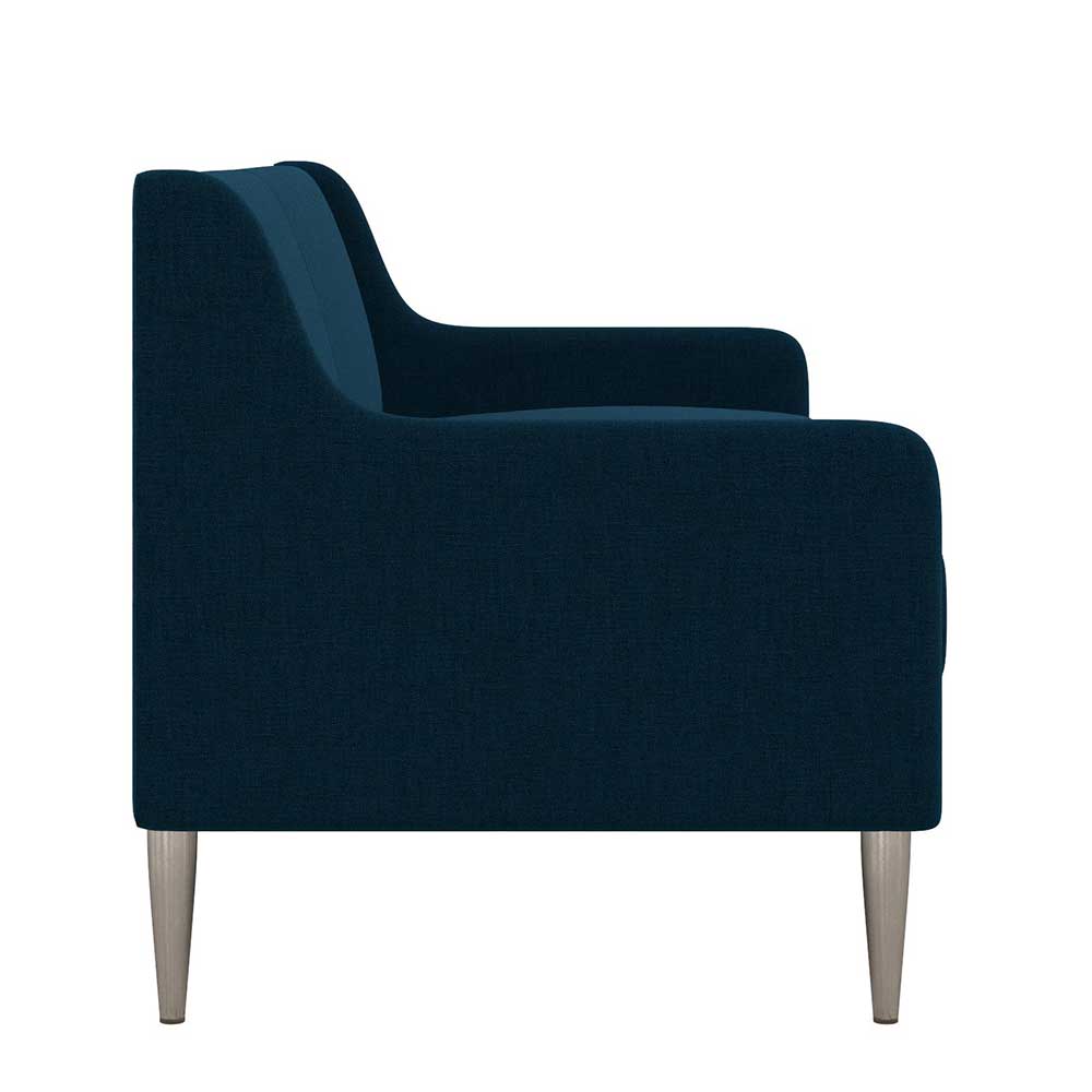 Seitliche Ansicht des dunkelblauen Dreisitzer Sofas mit schlanken Beinen und Armlehne – Agadi