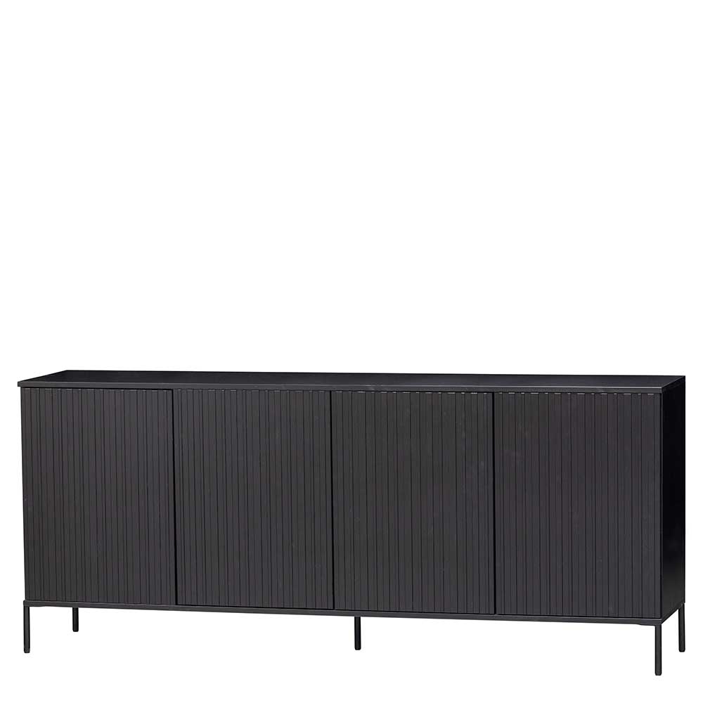 Modernes schwarzes Sideboard mit vier gerillten Türen und schlanken Metallfüßen – Gelvins