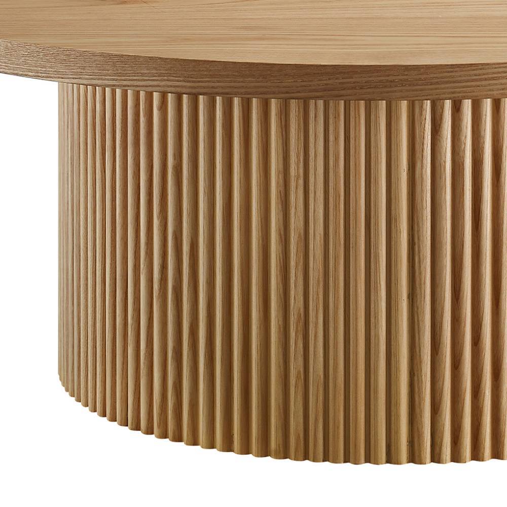 Geriffelte Holzbasis des runden Couchtisches aus Esche Natur – Dorian