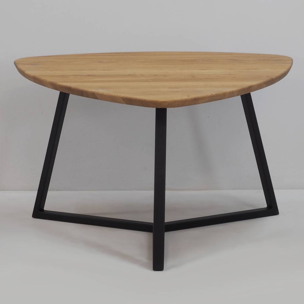 Wankeldesign Sofatisch aus Eichenholz - Joi