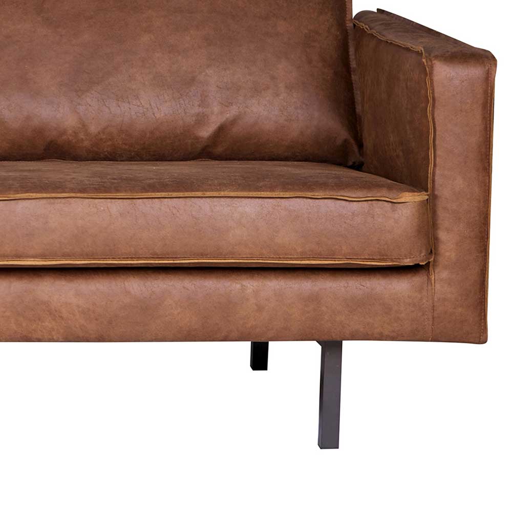 Sitzpolster, Armlehne und schwarzer Metallfuß der braunen 3-Sitzer Couch – Monty