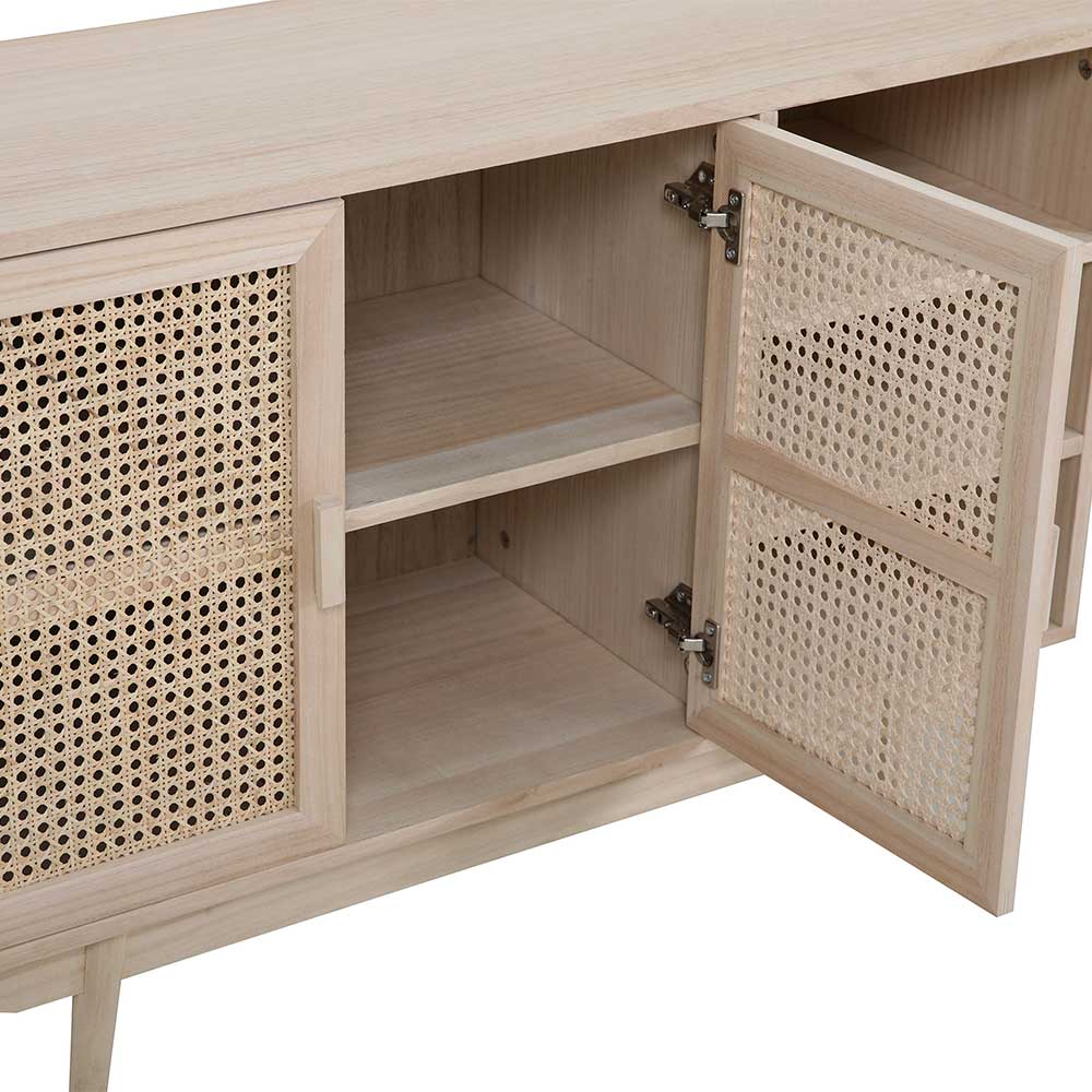 Holzkommode mit offener Rattantür, zeigt Innenfächer und Regale – Oncinasa