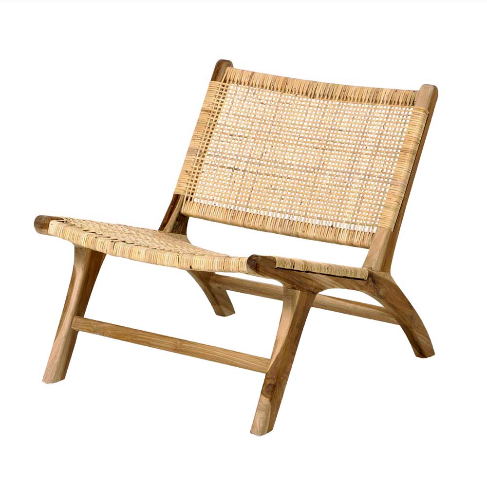 Eleganter Lounge Stuhl aus hellem Teakholz und Rattan Geflecht von vorne – Rimorio
