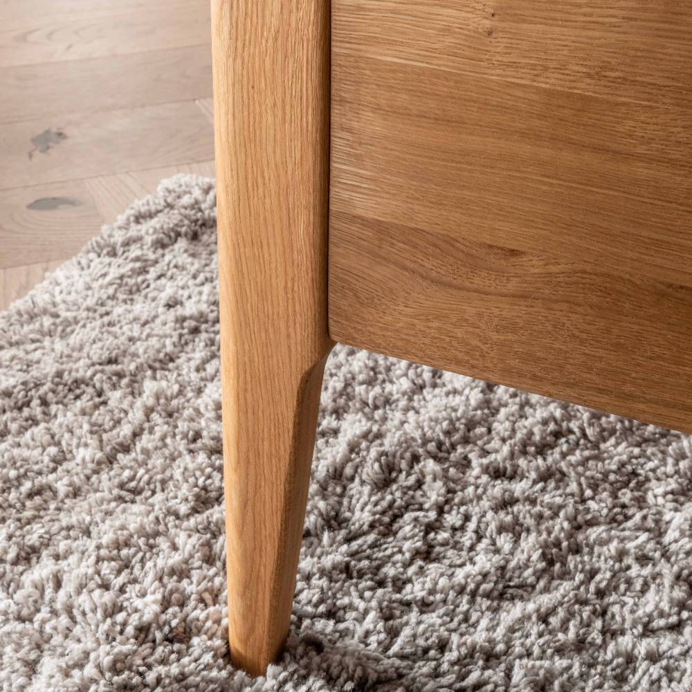 Wildeiche Holzbett mit Cord-Kopfteil - Babahira