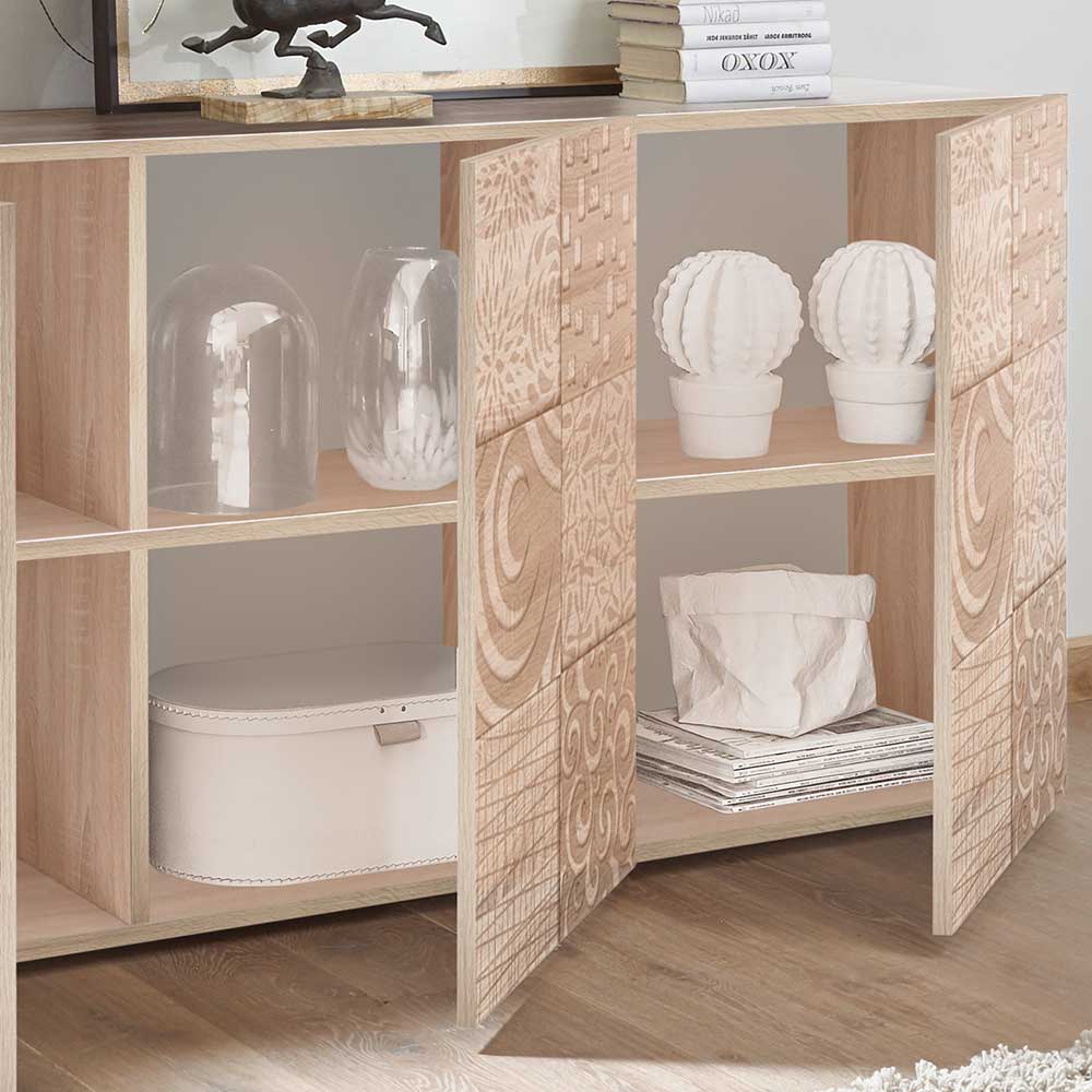 Sideboard Innenansicht mit zwei offenen Fächern und gemusterten Schranktüren für das Esszimmer – Bielvas