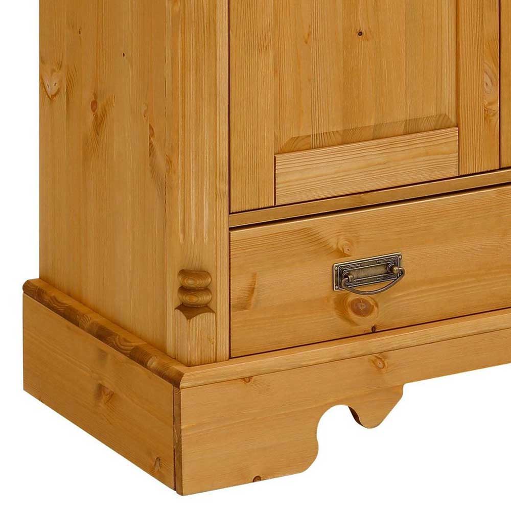 Unterer Bereich des Landhaus Highboards mit Schublade, antikem Griff und geschwungenem Sockel – Fausanda