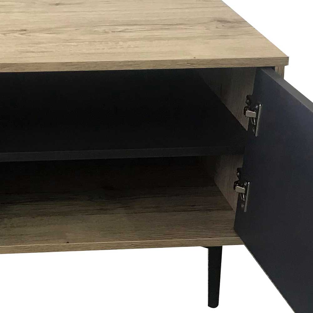 Geöffnete Tür des TV Sideboards mit Innenfach und stabilem Einlegeboden – Travolda