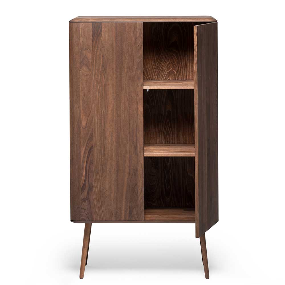 Nussbaum Highboard mit beiden Türen geöffnet, zeigt die Holzregalböden im Innenbereich – Rivossa