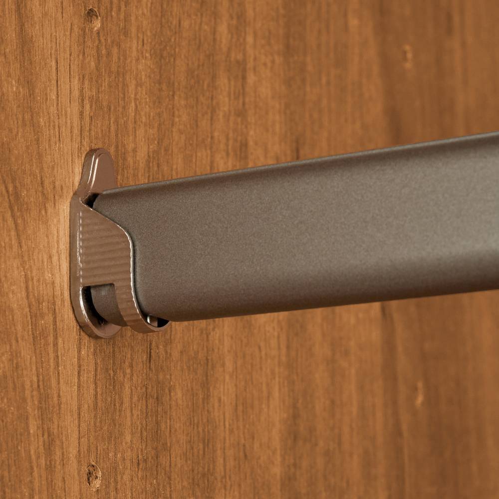 Kleiderstange aus Metall im Kleiderschrank mit Befestigung an der Seitenwand – Hung