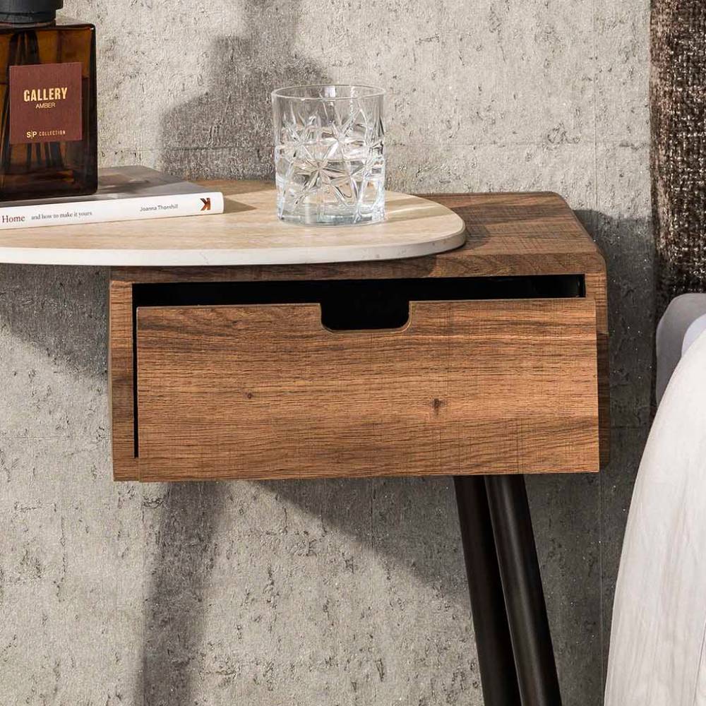 Nachtkonsole mit Keramikplatte in Travertin Optik und Schublade aus Holzoptik im Schlafzimmer – Voscona