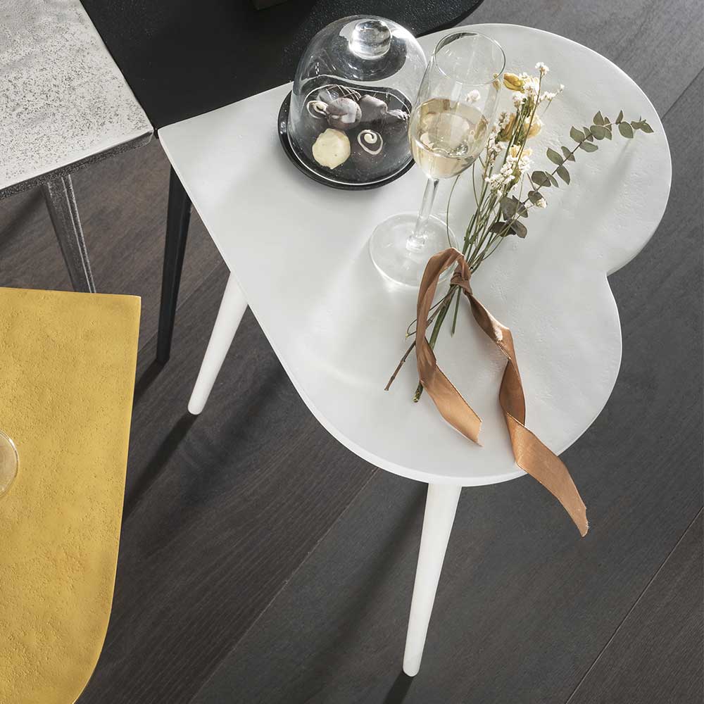 Beistelltisch im Herzdesign in Weiß - Vilantinos