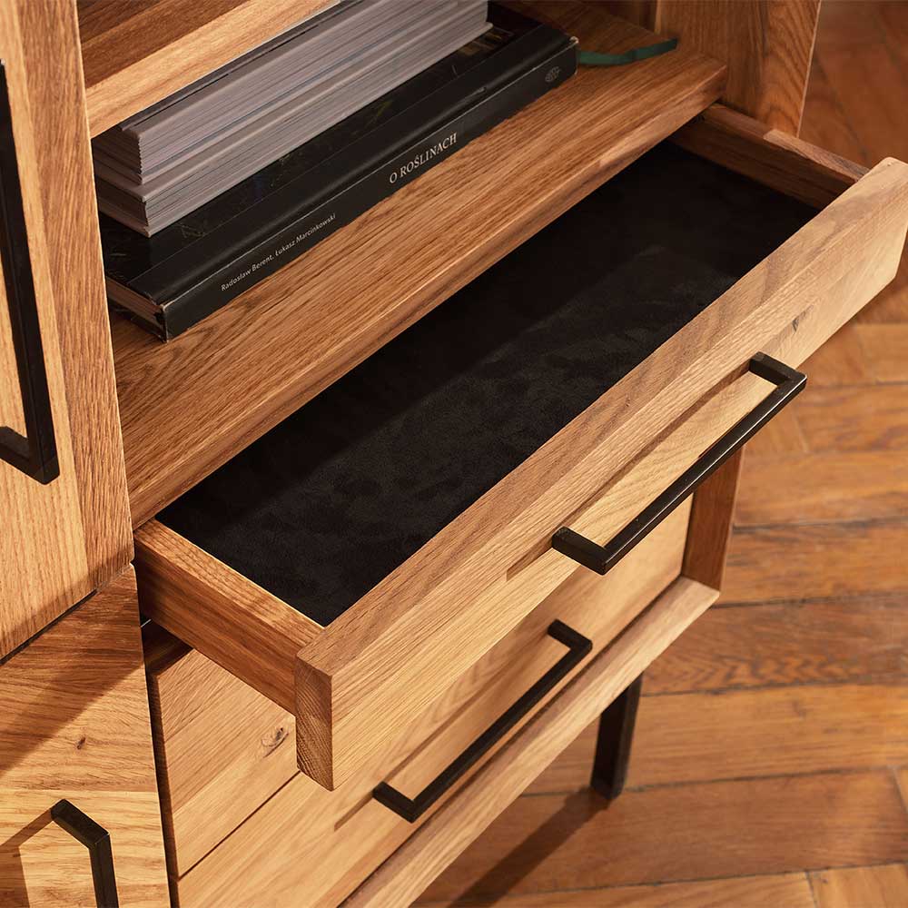 Scandi Design Kommode aus Naturholz Wildeiche - Kerfa