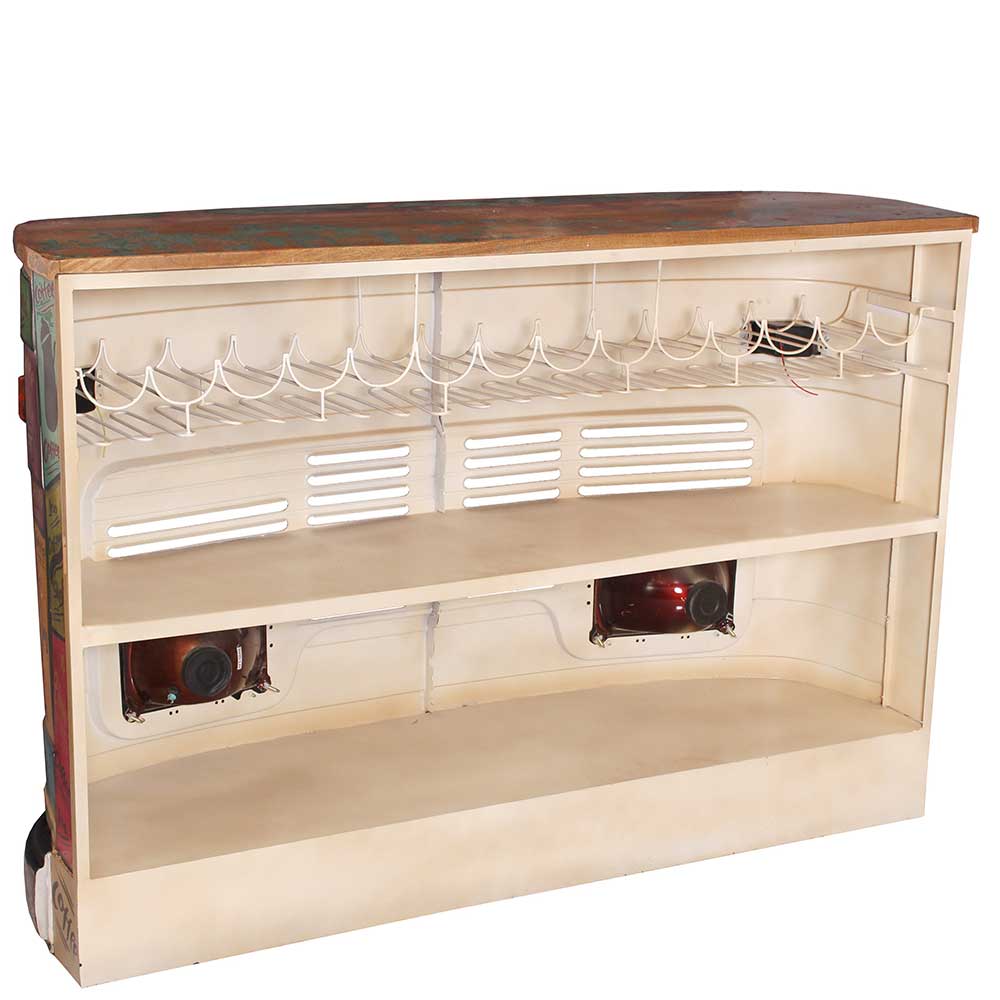 Upcycling LKW Bar Theke schräg von innen mit Weinflaschenhaltern und Ablageflächen – Umbrosin