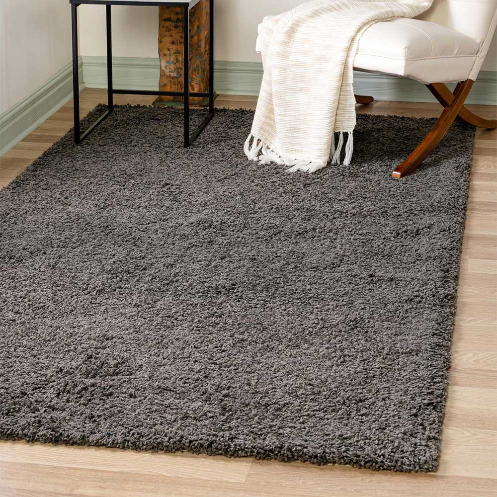 Dunkelgrauer Teppich mit Hochflor - Rosarios