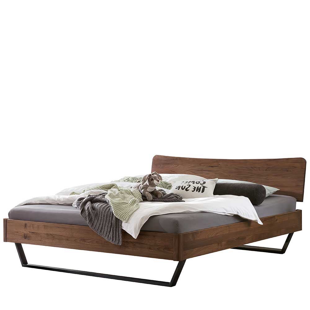 Massivholz Doppelbett in Braun Nussbaum - Charlots