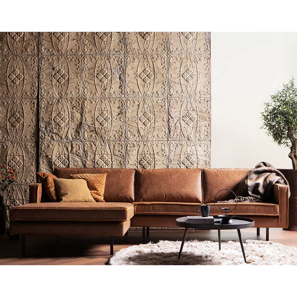 Kantiges Ecksofa für das Wohnzimmer in Cognac Braun mit schwarzem Metallgestell – Artemi