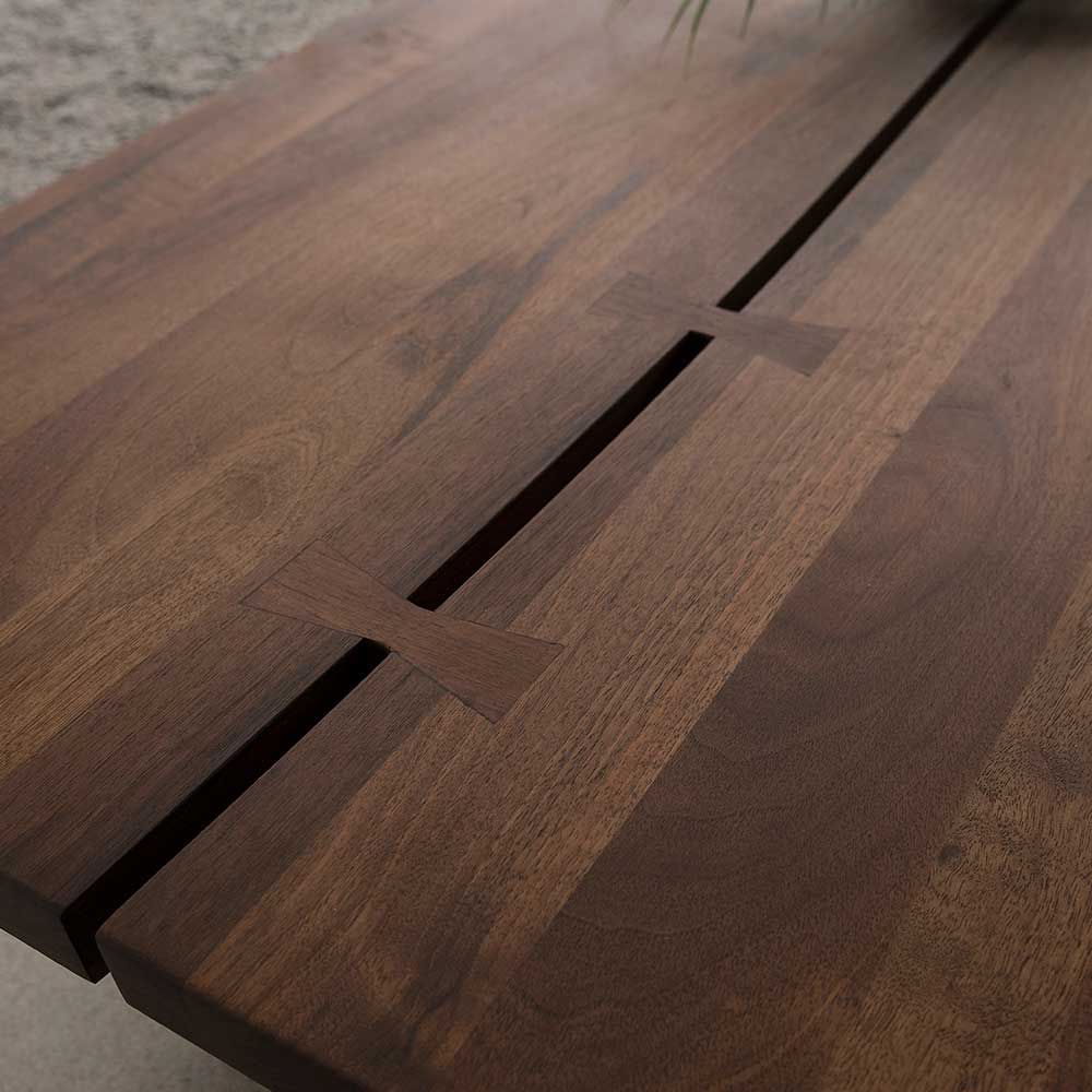 Design Couchtisch aus Nussbaum geschliffen & geölt - Lively