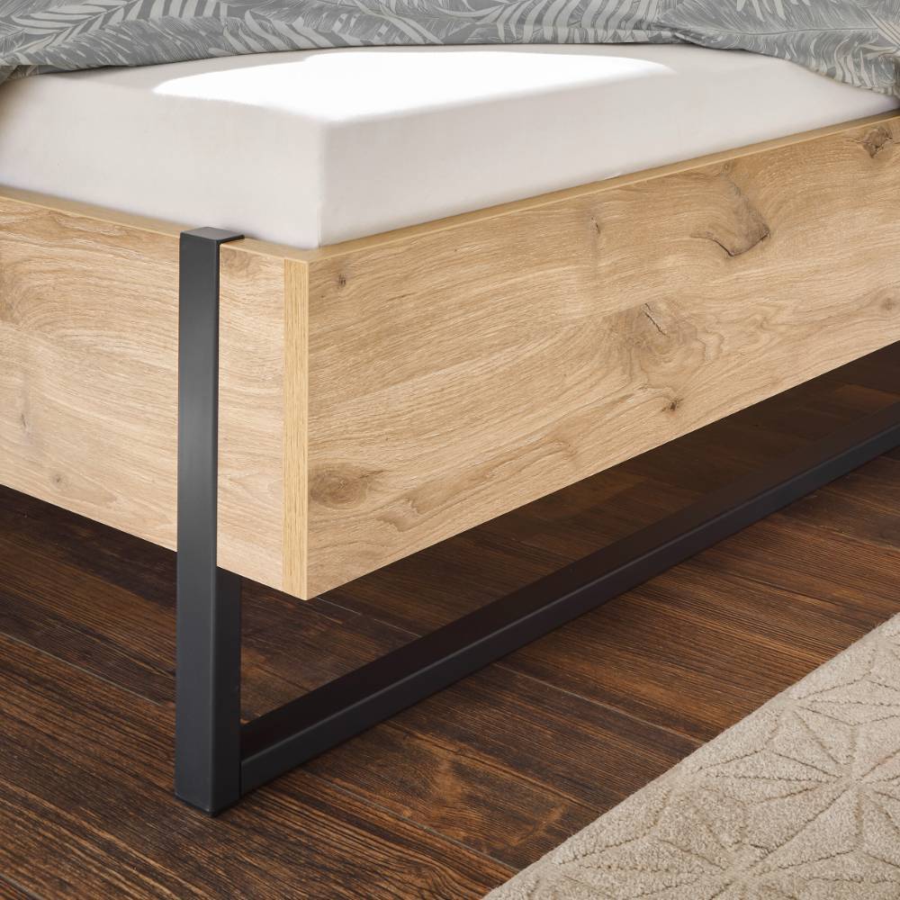 Holzbett mit Matratze, schwarzem Metallgestell und Eichenoptik für Schlafzimmer – Jona
