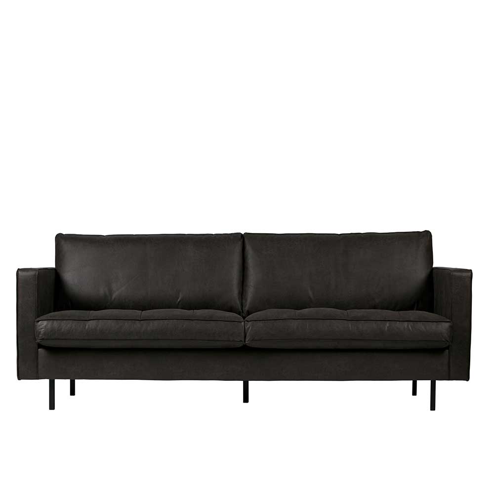 Frontalansicht des schwarzen 3-Sitzer Ledersofas für das Wohnzimmer mit schlanken Metallfüßen – Avonita