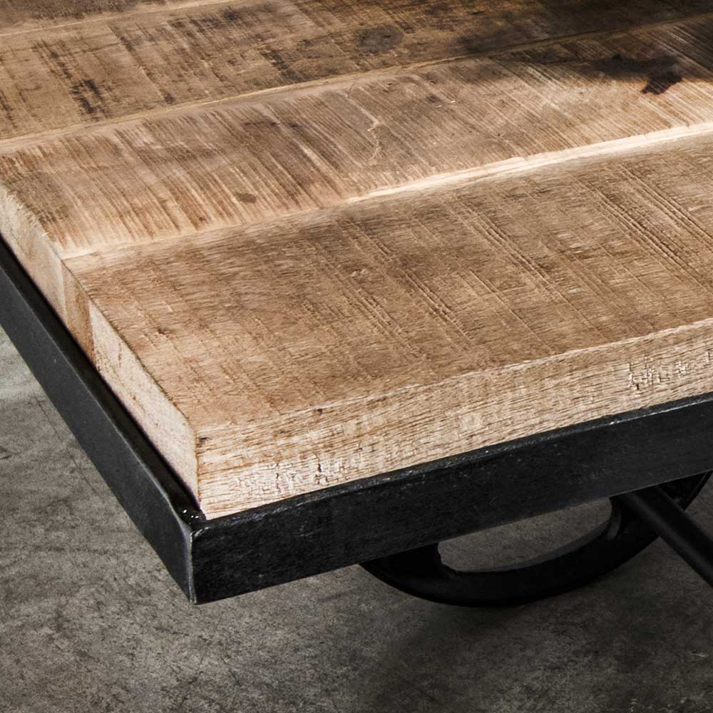 Rustikaler Design Couchtisch mit Eisenrädern - Pistroga