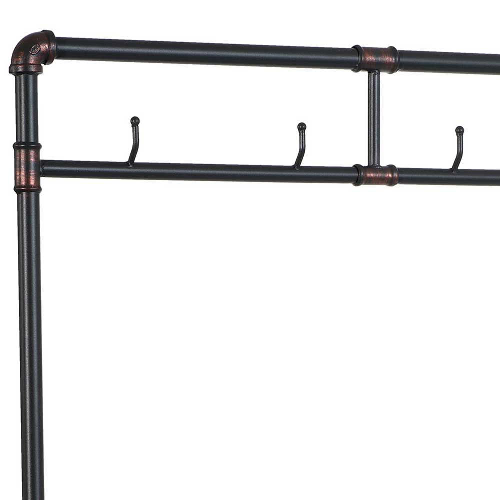 Obere Garderobenstange mit stabilen Kleiderhaken im Industrial Design aus schwarzen Eisenrohren – Nenvia