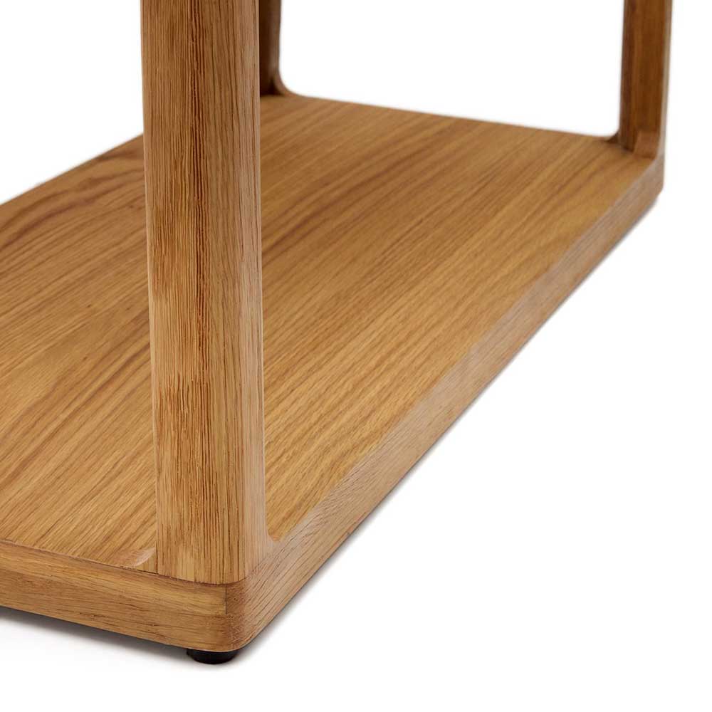 Regal aus Holz, Detail der unteren Regalplatte und des vertikalen Rahmens mit Füßen – Mercana