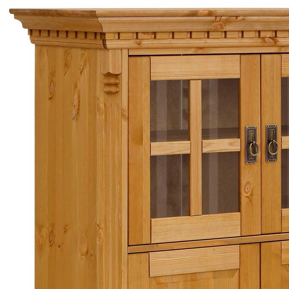 Oberer Bereich des Landhaus Highboards aus Kiefer mit dekorativem Kranzprofil und Glastür – Fausanda