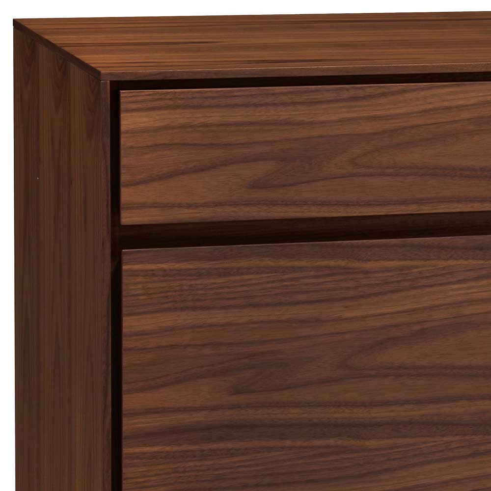 Detail der feinen Holzmaserung und sauberen Kanten des Nussbaum Sideboards – Frenanda