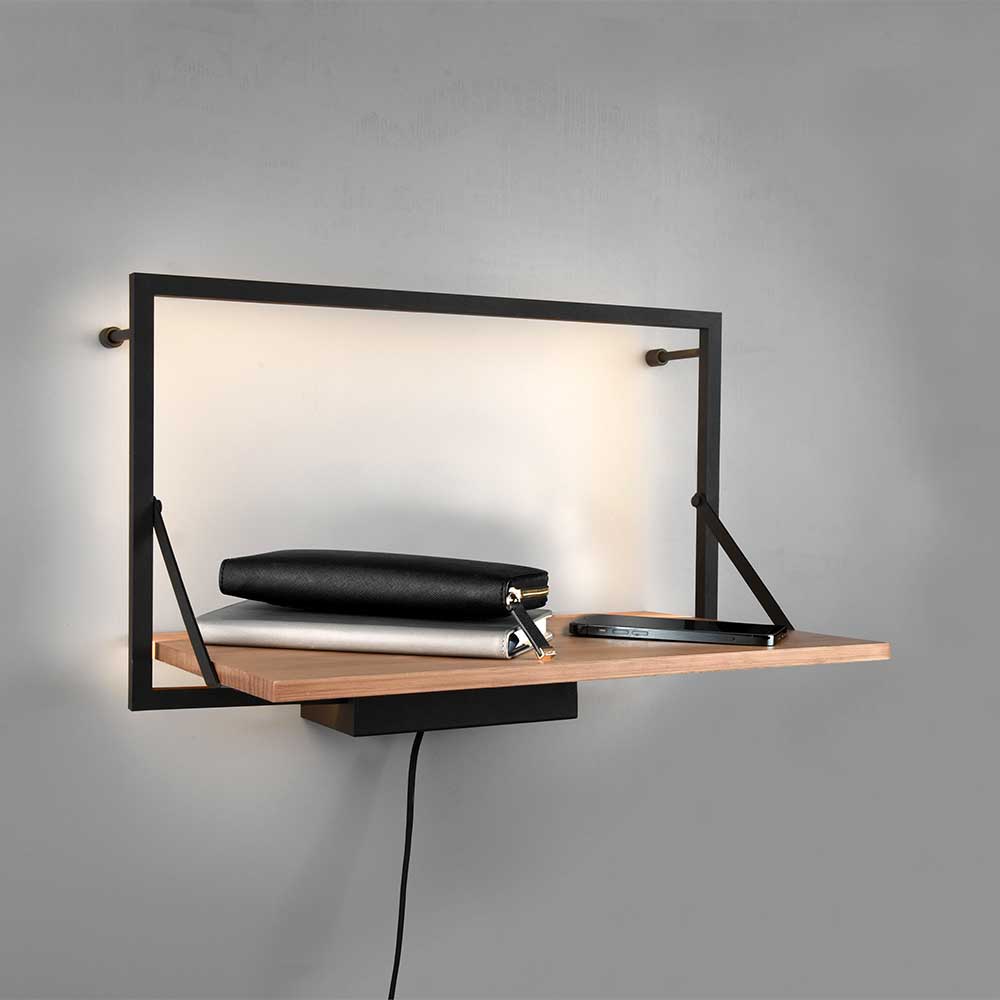 Modernes Hängeregal mit LED Beleuchtung und Ablagefläche aus Holz und schwarzem Metallrahmen – Emdan
