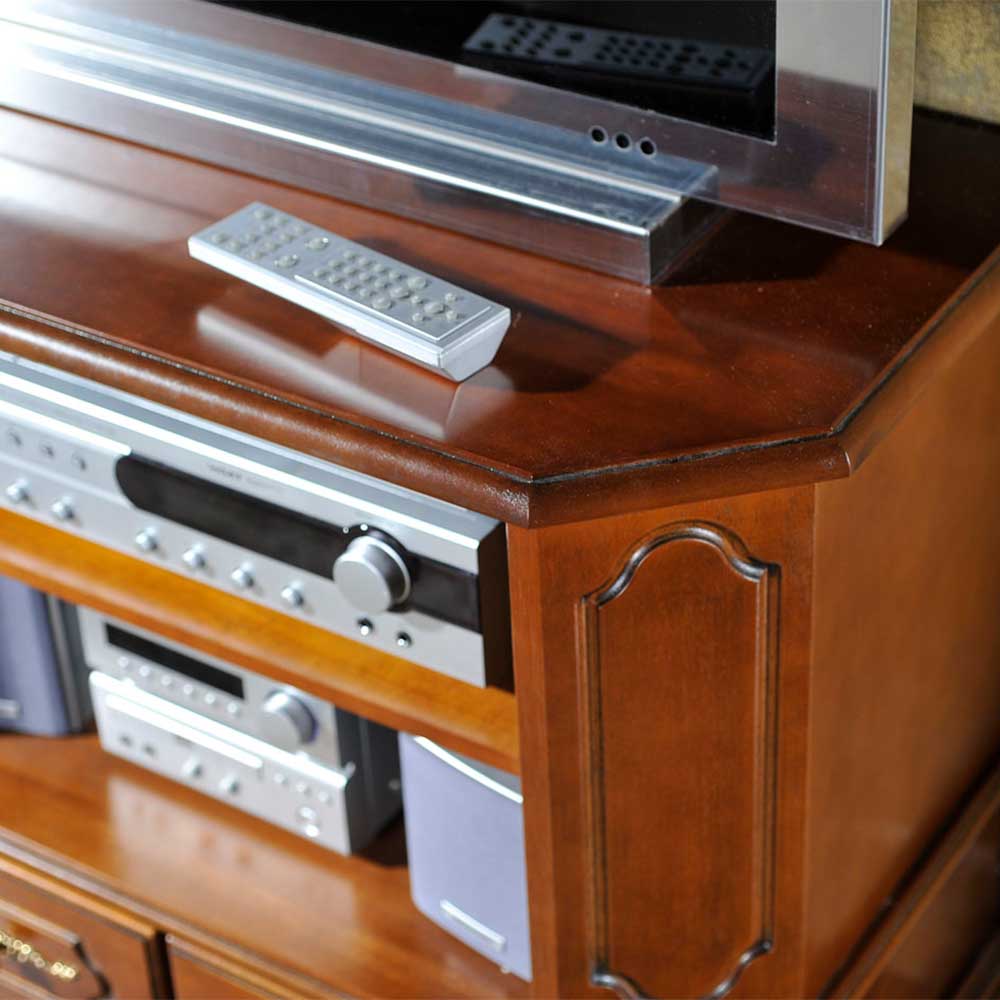 Klassischer TV Schrank in Nussbaum - Uno