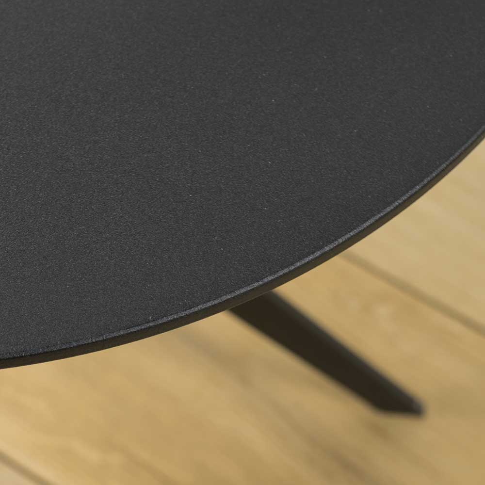 Detail der runden schwarzen Tischplatte mit feiner matter Struktur und elegantem Rand – Jusip