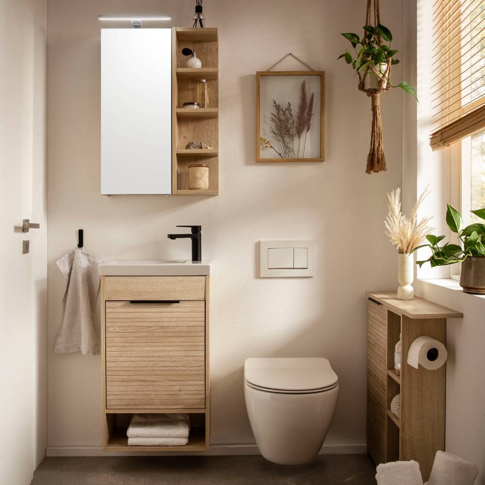 Gäste WC Waschtisch mit Waschbecken und Holzdekor in kleiner Badumgebung – Opal