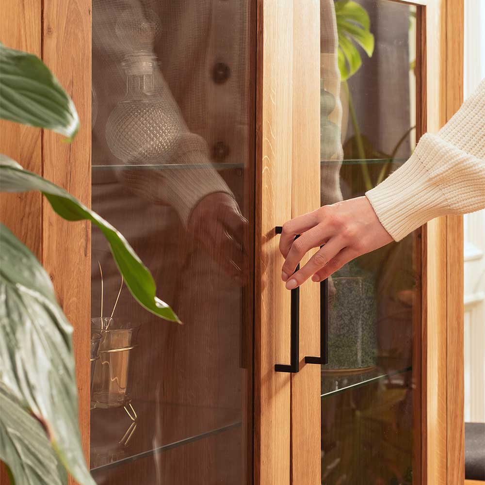 2-türige Vitrine aus geöltem Wildeiche Massivholz - Kerfa