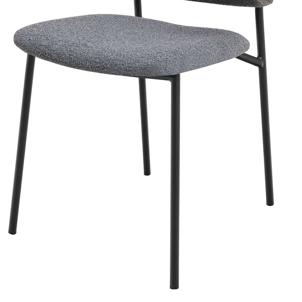 Robuste schwarze Metallbeine und untere Sitzfläche des dunkelgrauen Boucle-Stuhls – Ciribati