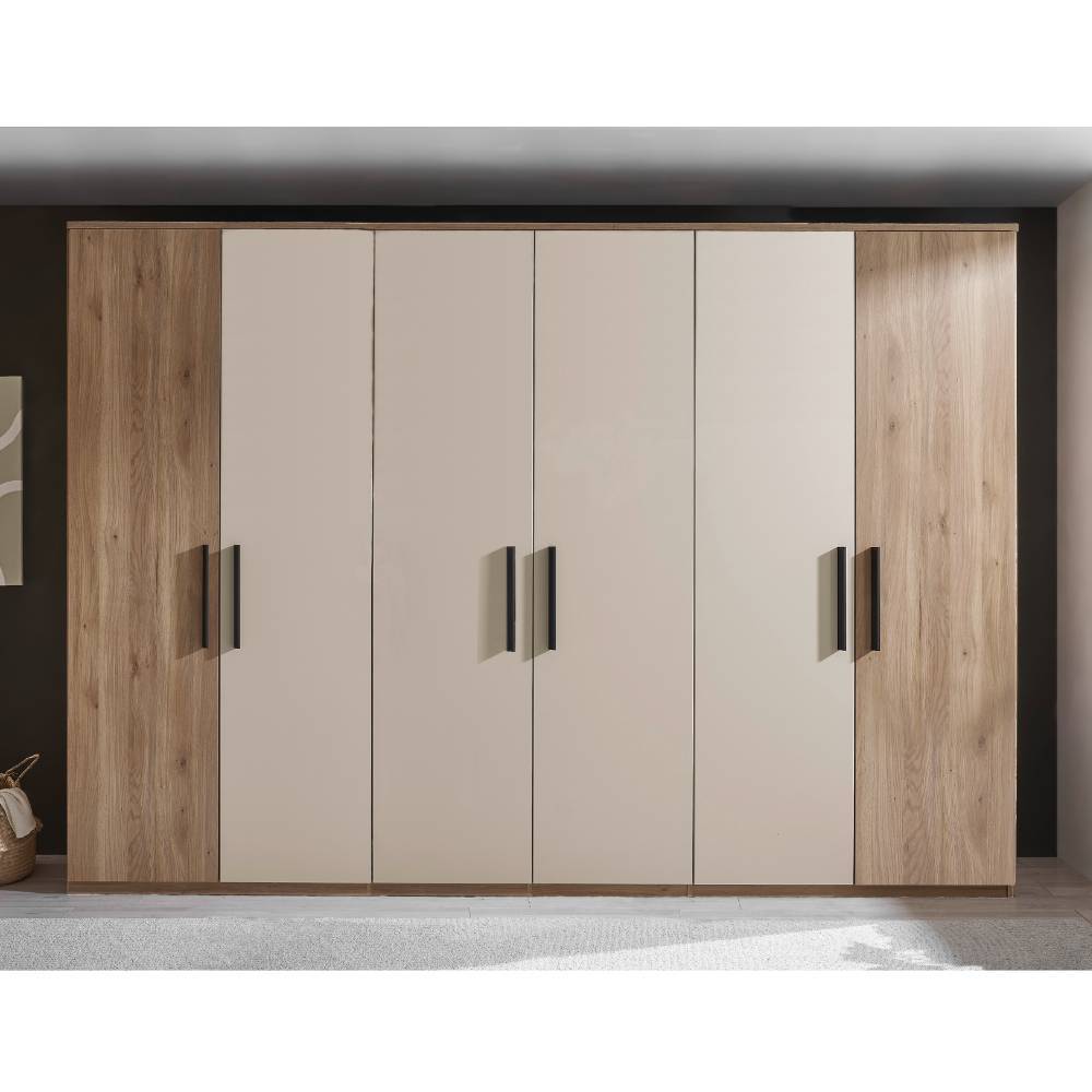 6-türiger Schlafzimmerschrank in Wildeiche Holzoptik und Sandfarben mit schwarzen Griffen – Castagno