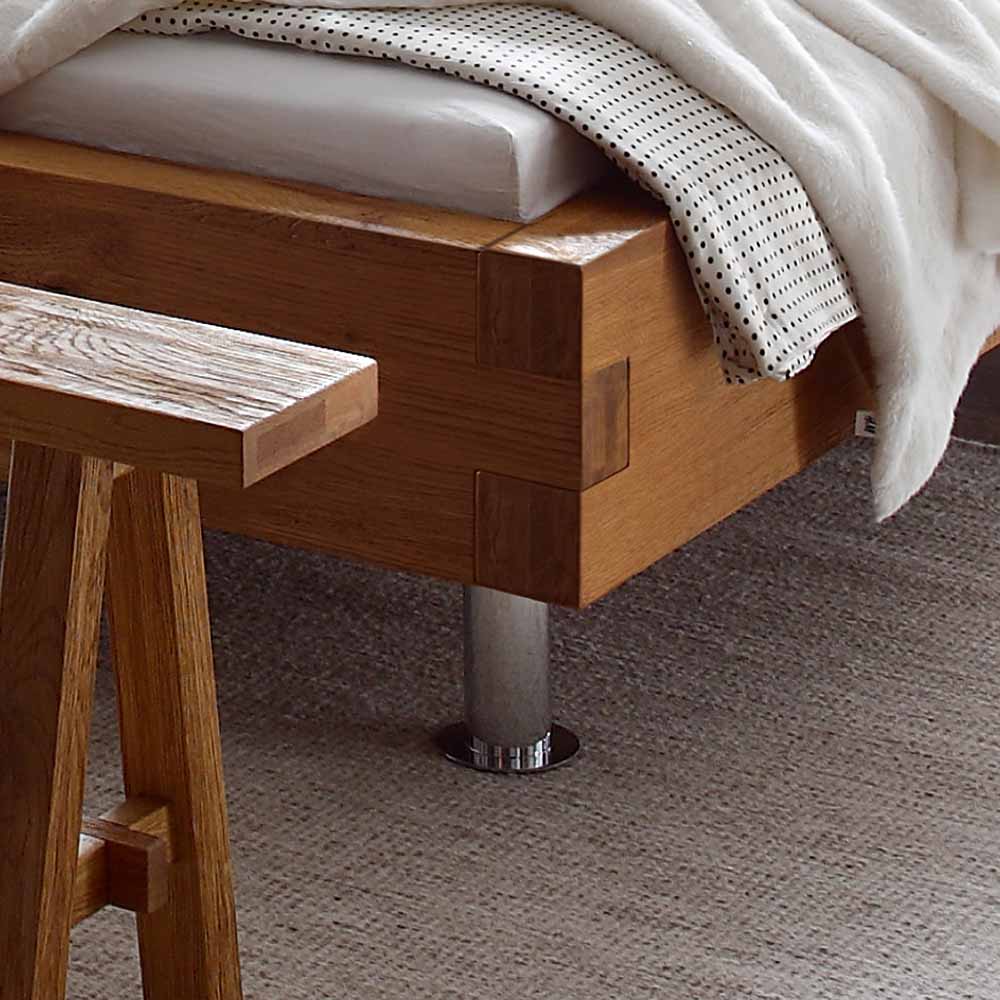 Doppelbett in Balkenoptik Chicola aus Wildeiche Massivholz