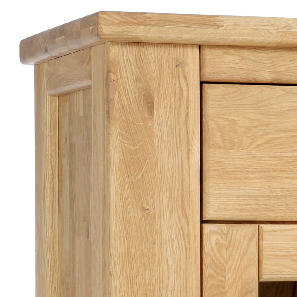Obere Kante des Vitrinenschranks aus massiver Eiche mit natürlicher Holzmaserung – Miarizia
