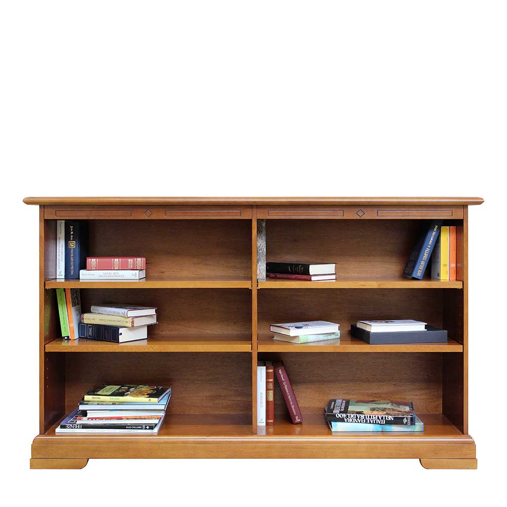Gesamtansicht des eleganten Bücherregals in Nussbaum Braun mit viel Stauraum – Kimms